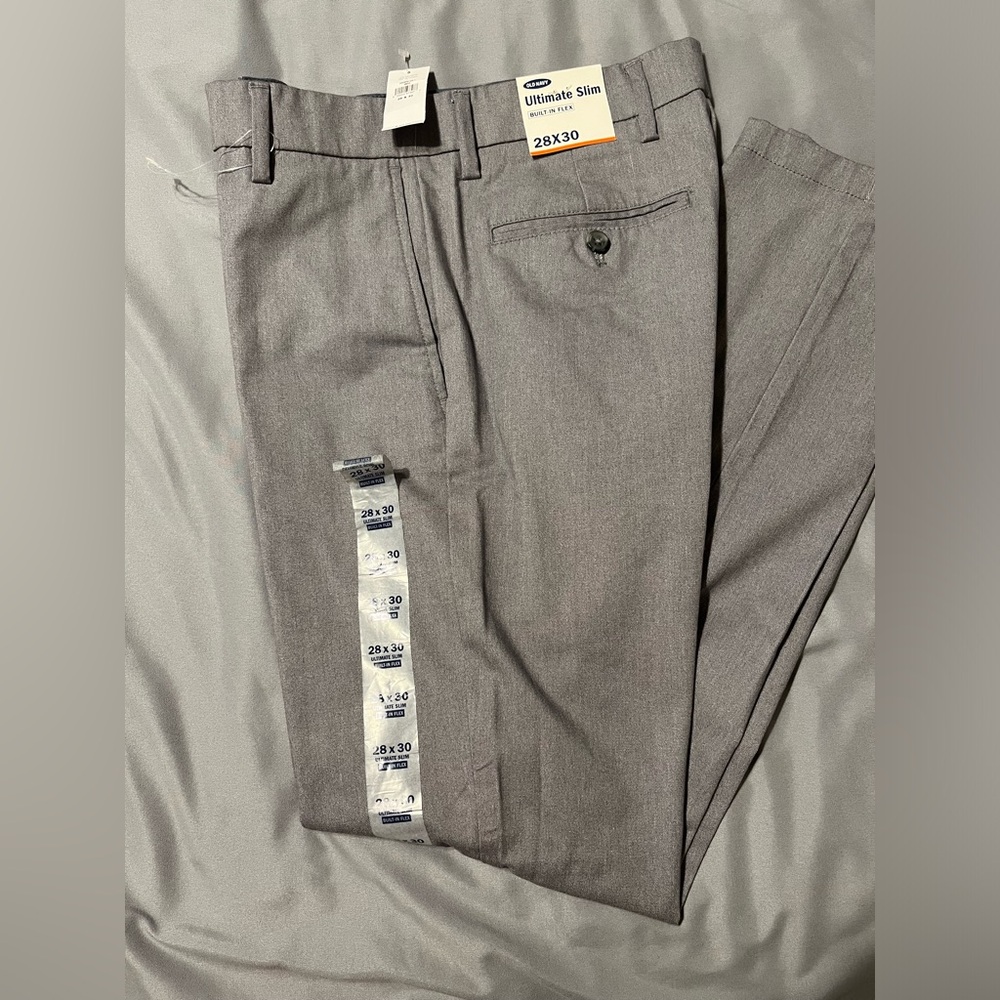 Old Navy Men’s Chino / Khaki Pants  Grey NWT